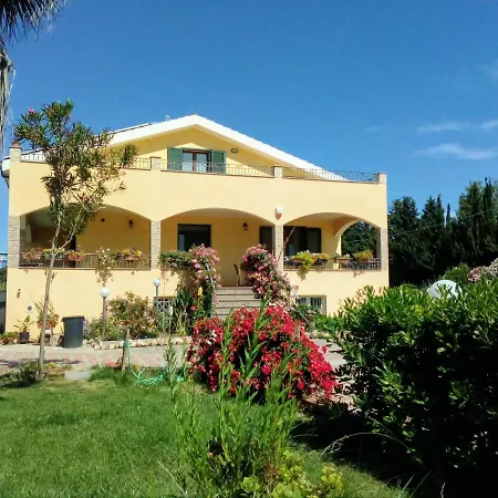 Apartment Il Giardino Delle Rose A *