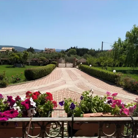 Il Giardino Delle Rose A Apartment Olmedo