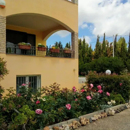 Apartment Il Giardino Delle Rose A